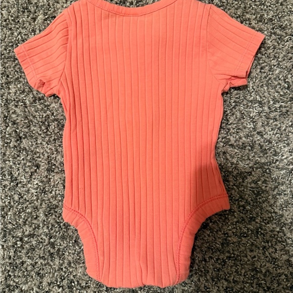 Old Navy Baby Girl Bright Coral Ribbed Bodysuit Size 3 Months - Picture 3 of 3